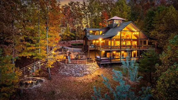904 Raccoon Road, Blue Ridge, GA 30513