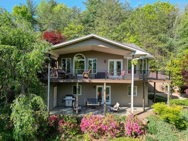 5940 Jackson Lane, Young Harris, GA 30582