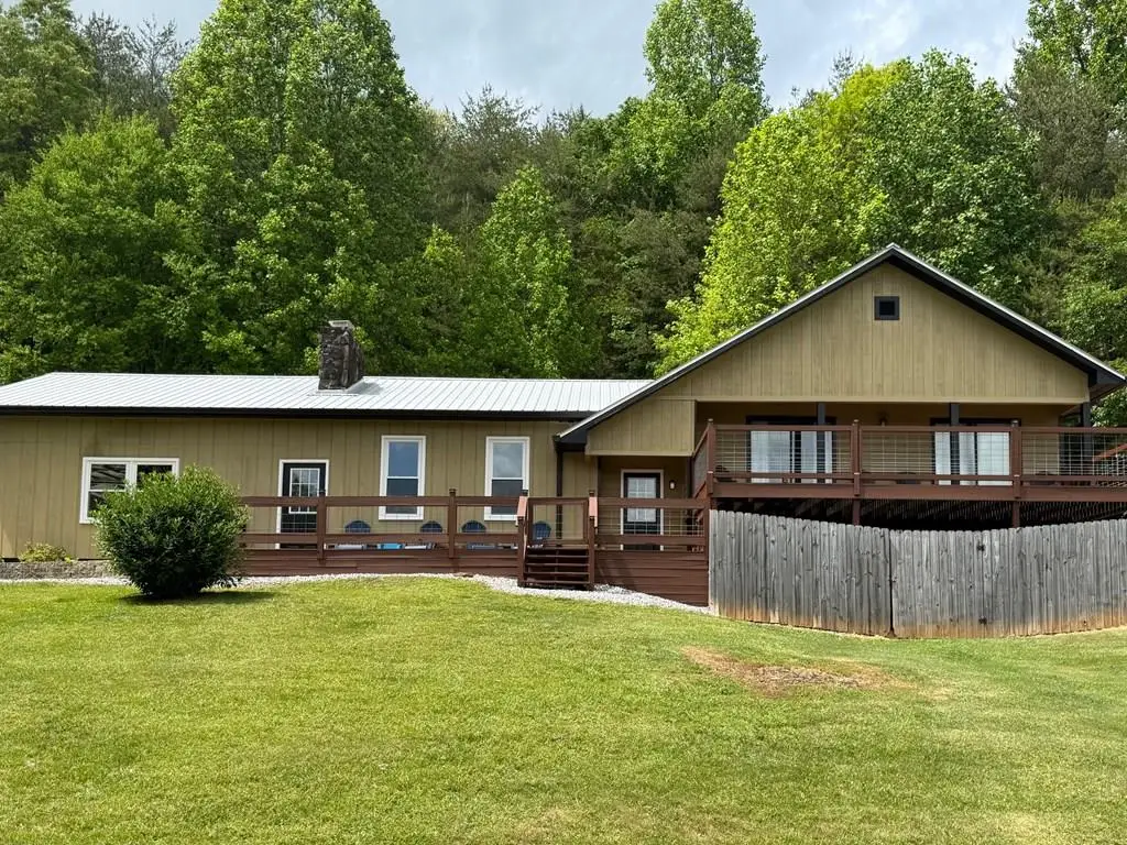 876 Gibson Hill, Hiawassee, GA 30546 - #1