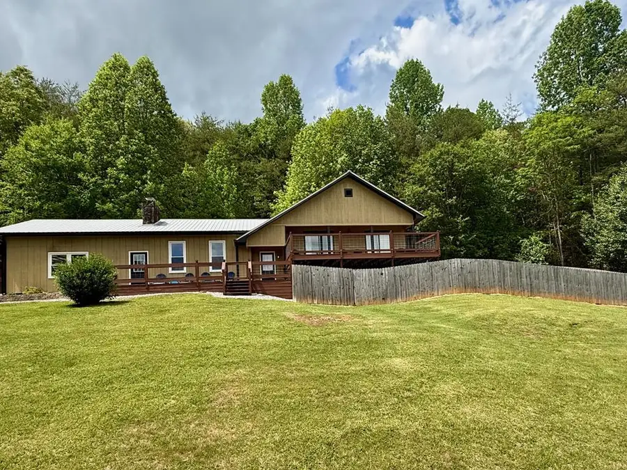 876 Gibson Hill, Hiawassee, GA 30546 - #2