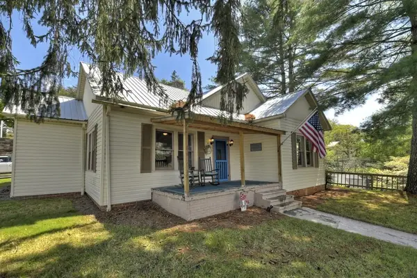 102 Riverview Street, Copperhill, TN 37317