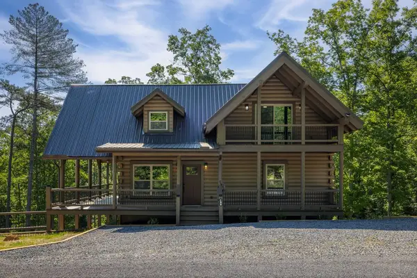 196 N Jakes Landing Way, Ellijay, GA 30540