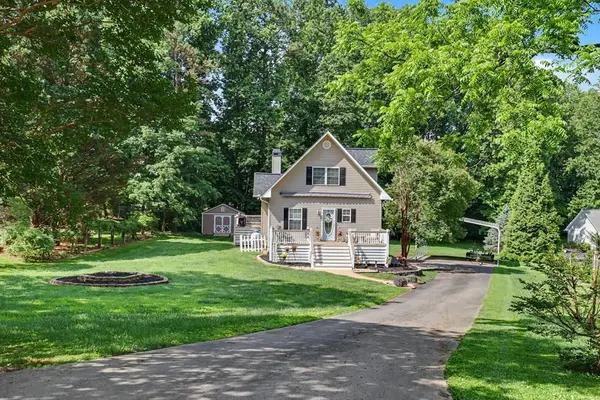 2255 Thunder Oak, Young Harris, GA 30582