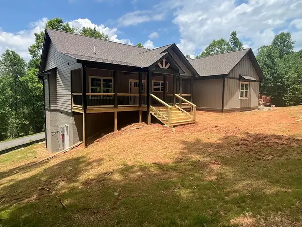 42 Robins Nest Way, Young Harris, GA 30582