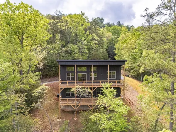 390 Fiddlers Way, Brasstown, NC 28902