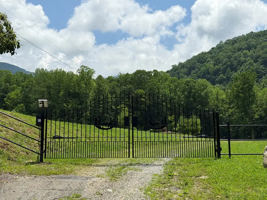 1446 Muskrat Creek Road, Hayesville, NC 28904 - #2