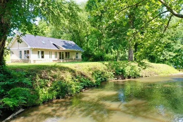 6389 Old Hwy 64 W, Warne, NC 28909