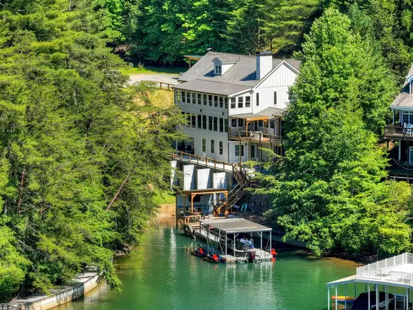 201 Highland Falls Road, Blue Ridge, GA 30513