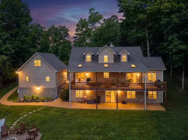 194 Lakeview Drive, Hayesville, NC 28904