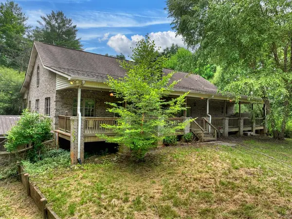 95 Laughing Bird Lane, Ellijay, GA 30536