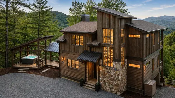 128 Amy Creek Circle, Ellijay, GA 30540
