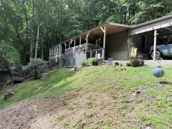 754 Ruby Lake Drive, Hiawassee, GA 30546