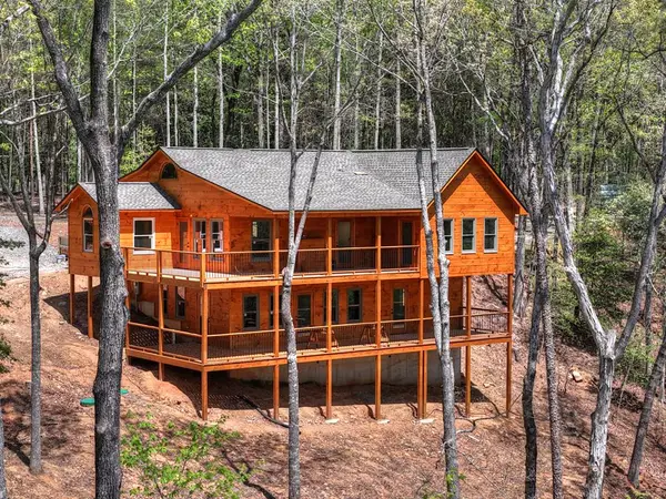 394 Blackberry Circle, Ellijay, GA 30536