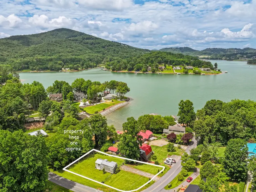 1685 Chatuge Shores, Hiawassee, GA 30546 - #3