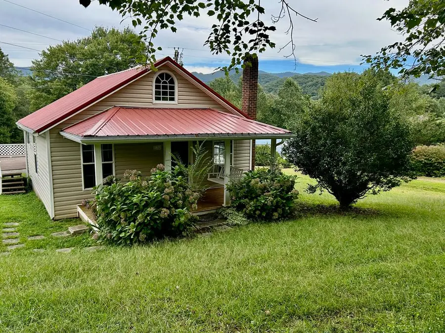 136 West Vineyard, Hayesville, NC 28904 - #3