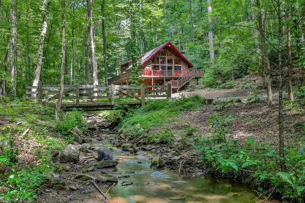 469 North Lake Drive, Ellijay, GA 30536