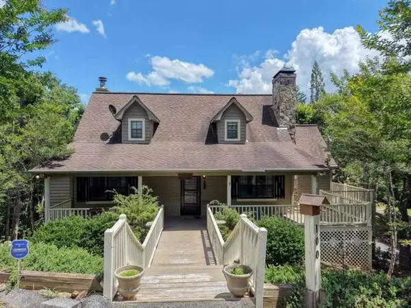 100 Sourwood Lane, Hayesville, NC 28904
