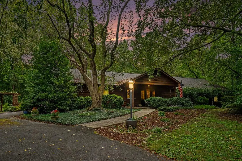 25 Woodall Rd Se, White, GA 30184 - #1