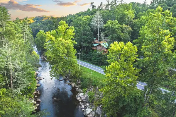 55 River Bend Lane, Blue Ridge, GA 30513