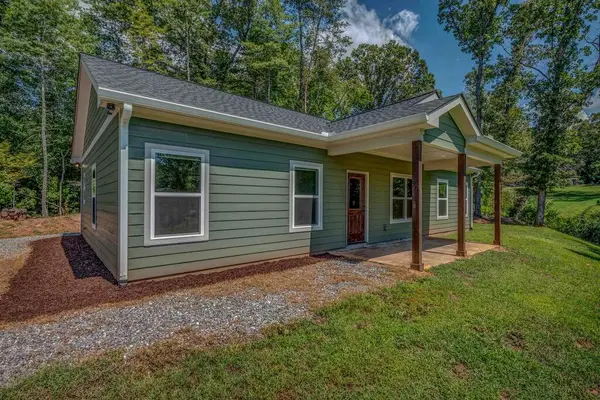 90 Paisley Pass, Hayesville, NC 28904