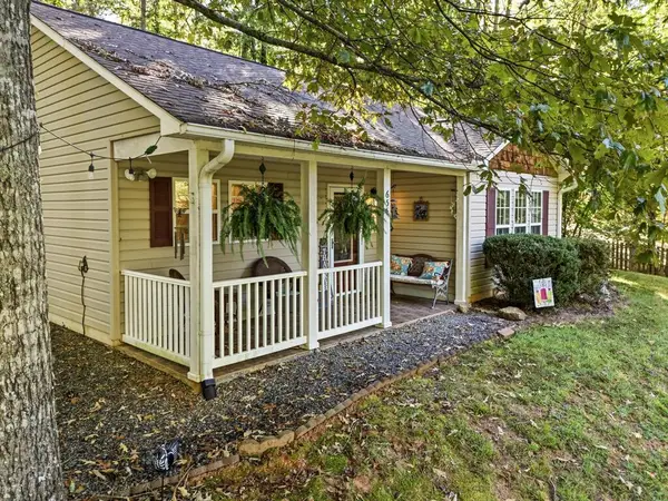 654 Ford Road, Warne, NC 28909