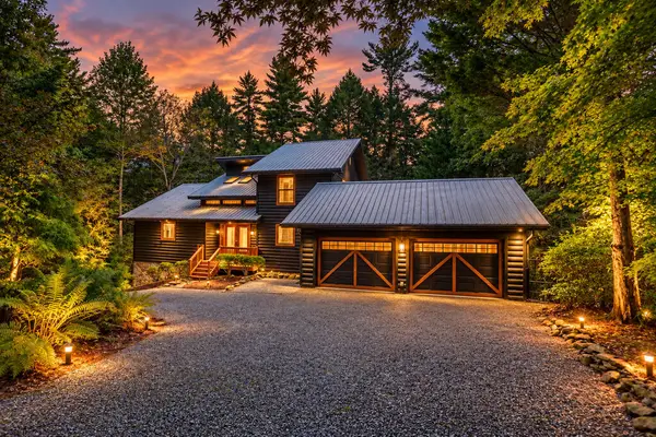 450 Flat Creek Circle, Blue Ridge, GA 30513