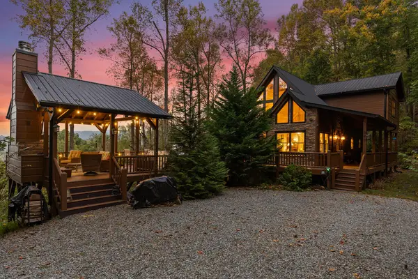 929 Overlook Road, Blue Ridge, GA 30513