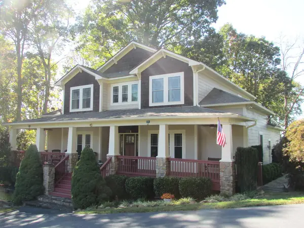 1979 Crooked Creek Connector, Young Harris, GA 30582