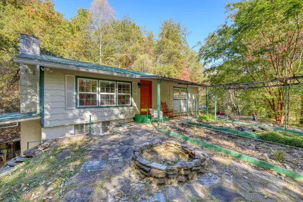 197 Pounding Mill Connector, Hayesville, NC 28904