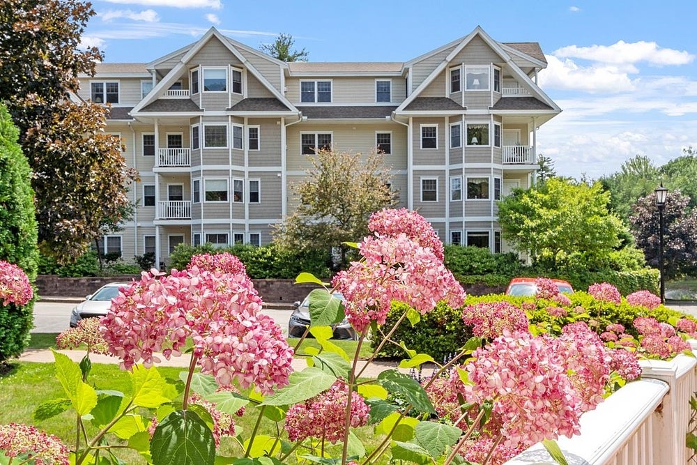 2 Sterling Hill Lane 242, Exeter, NH 03833 ERA