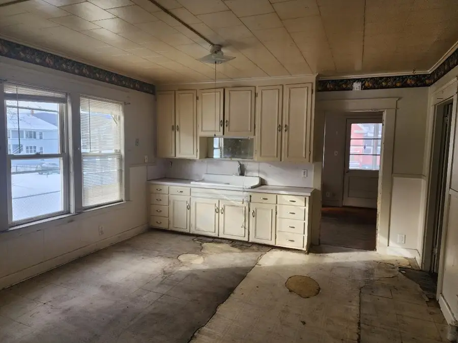 628 Hillsboro Street, Berlin, NH 03570 - Image #3