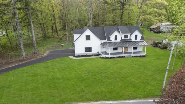 14 Corliss Hill Road, Haverhill, MA 01830