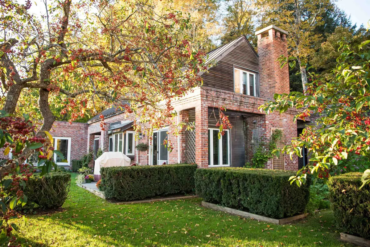 487 Vermont Route 100, Londonderry Town, VT 05155 - Image #1