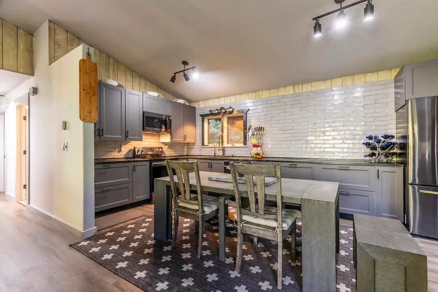 115 Nottingham Park, Manchester Center, VT 05255 - Image #3