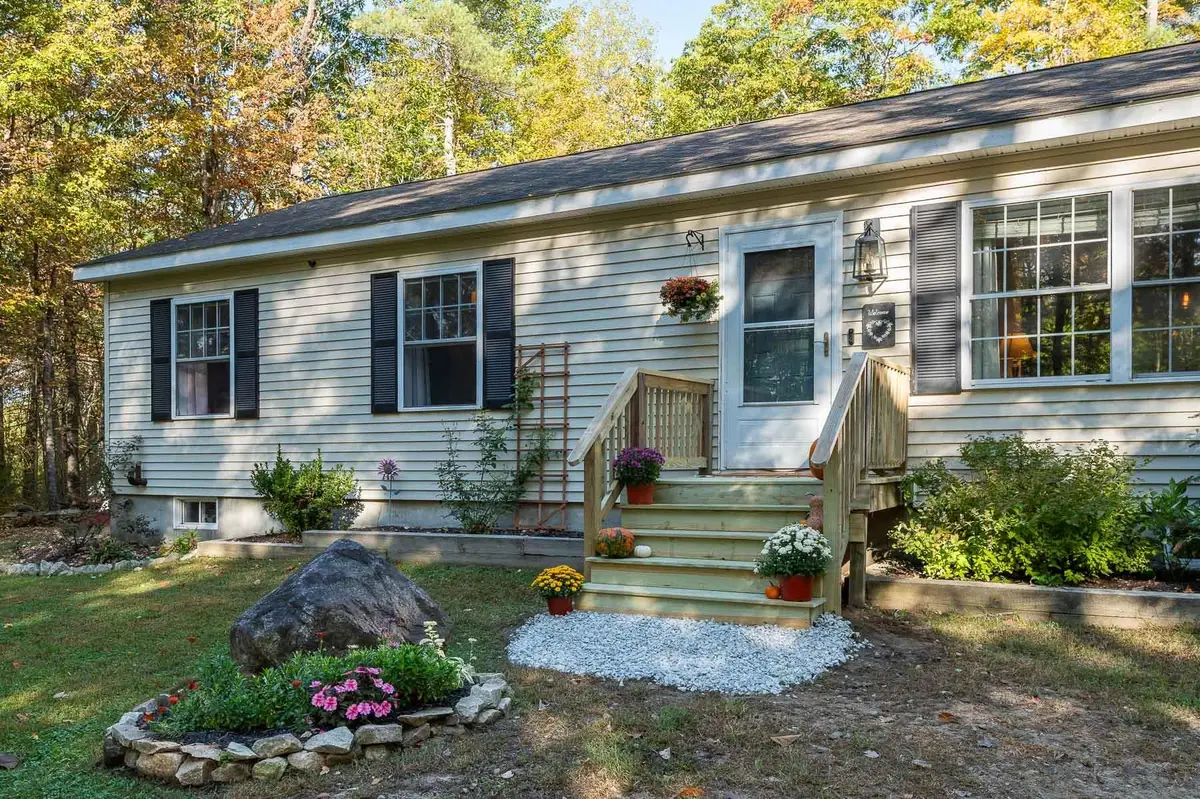 10 Moose Crossing Road, Effingham, NH 03882 - Image #1