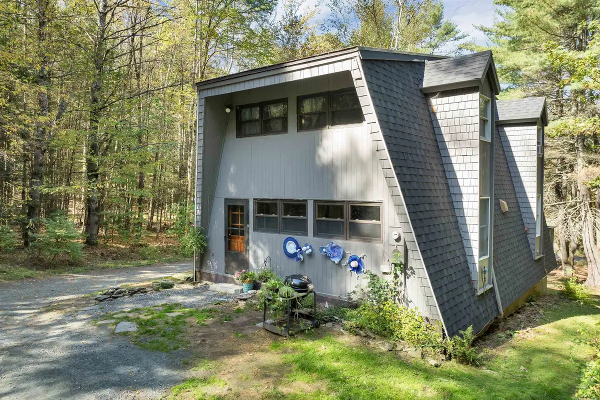 402 Marsh Family Road, Hartford, VT 05047 - Image #1