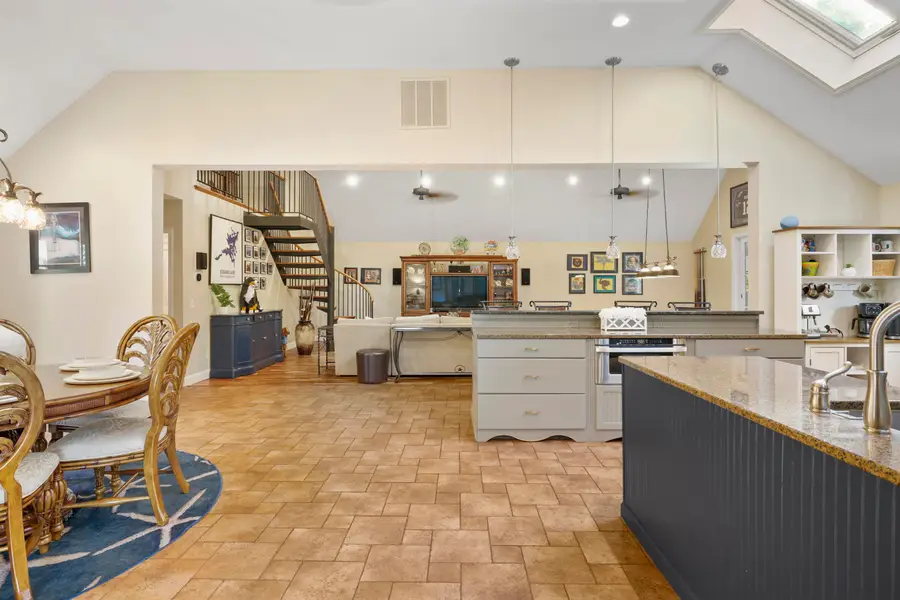 10 Barrington Drive, Bedford, NH 03110 - Image #2