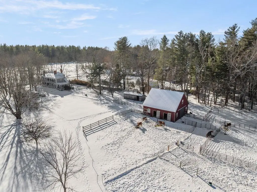 337 Middle Road, Brentwood, NH 03833 - Image #1