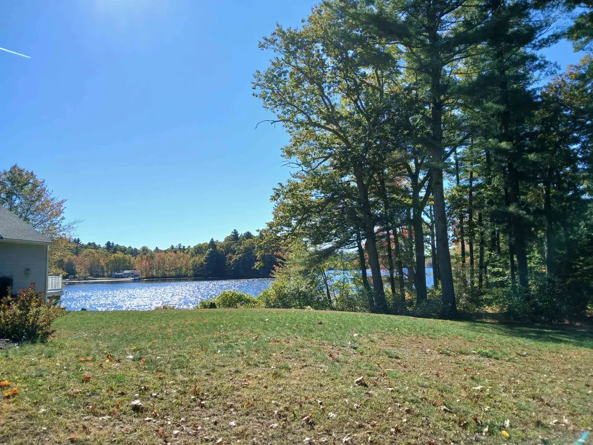 31 North Shore Road, Sandown, NH 03873 - Image #1