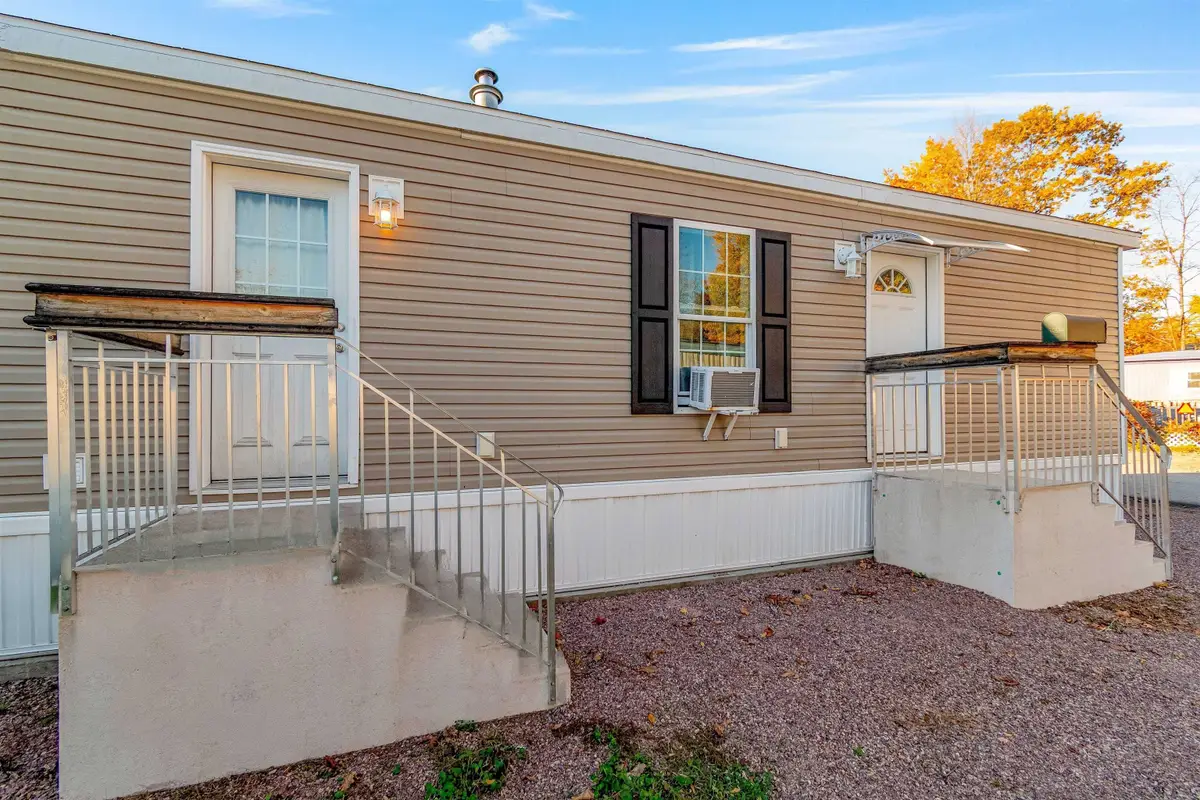 37 Avenue C, Burlington, VT 05408 - Image #1