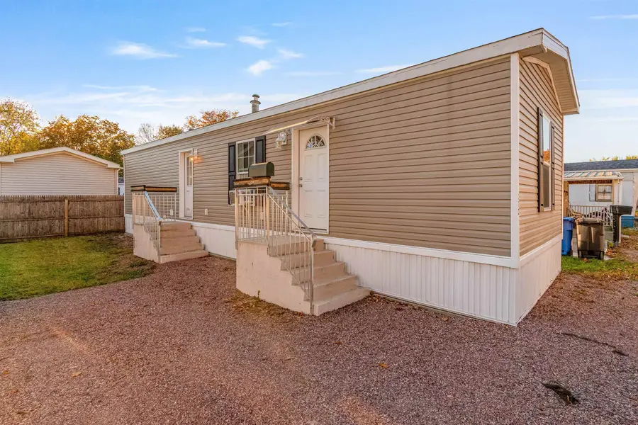 37 Avenue C, Burlington, VT 05408 - Image #2