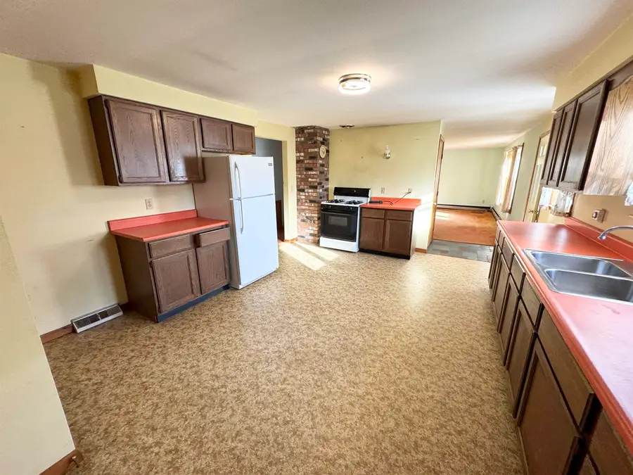 2460 East Road, Shaftsbury, VT 05262 - Image #3