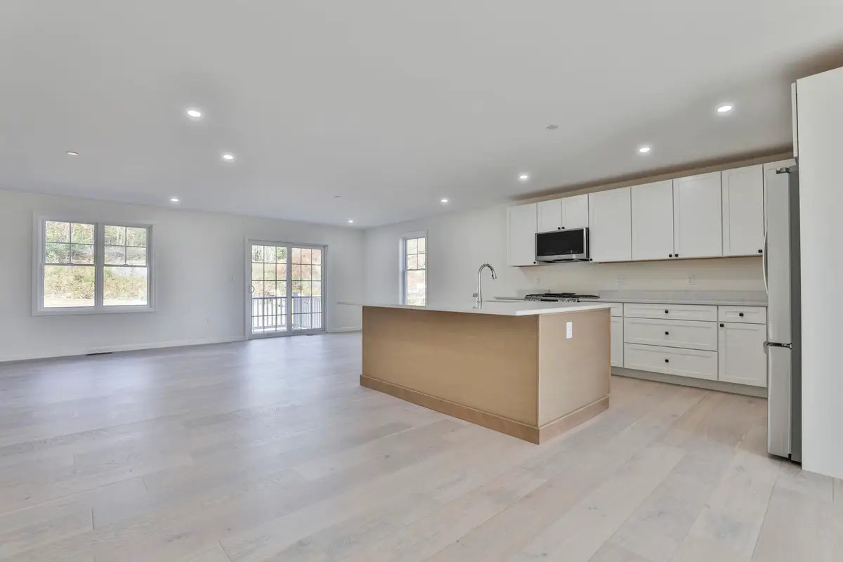 17 Autumn Lane, Raymond, NH 03077 - Image #1