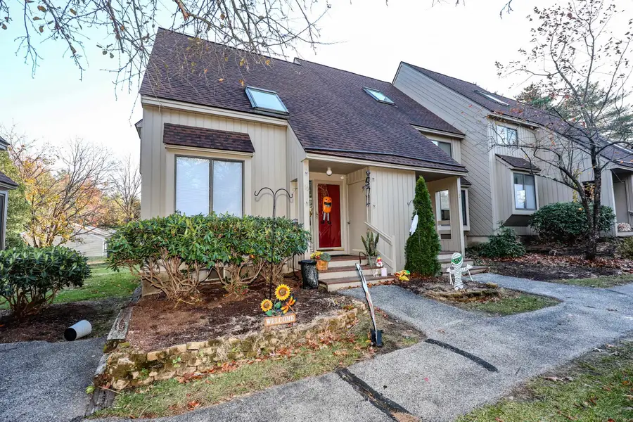 10 Pimlico Court, Bedford, NH 03110 - Image #2