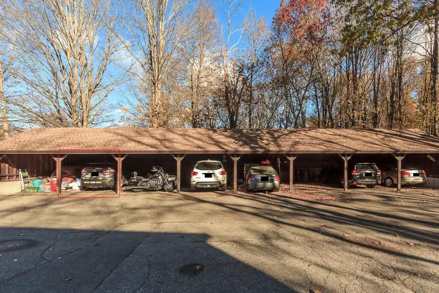 31 Midridge Circle, Londonderry, NH 03053 - Image #2