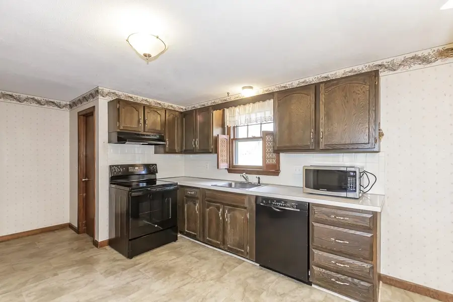 31 Midridge Circle, Londonderry, NH 03053 - Image #3