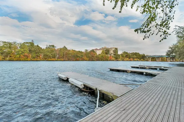 17 River Front Drive #3, Manchester, NH 03102