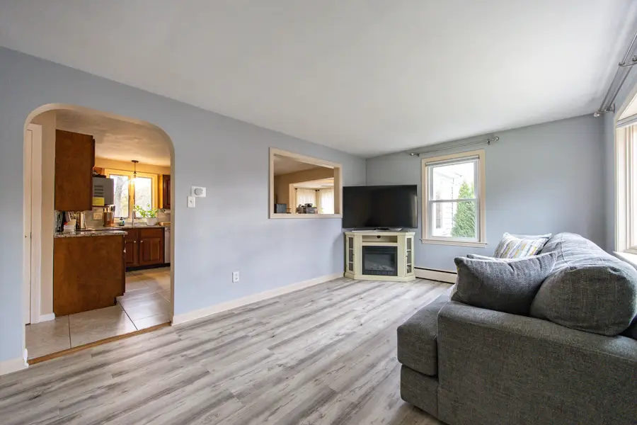 11 Maclarnon Road, Salem, NH 03079 - Image #2