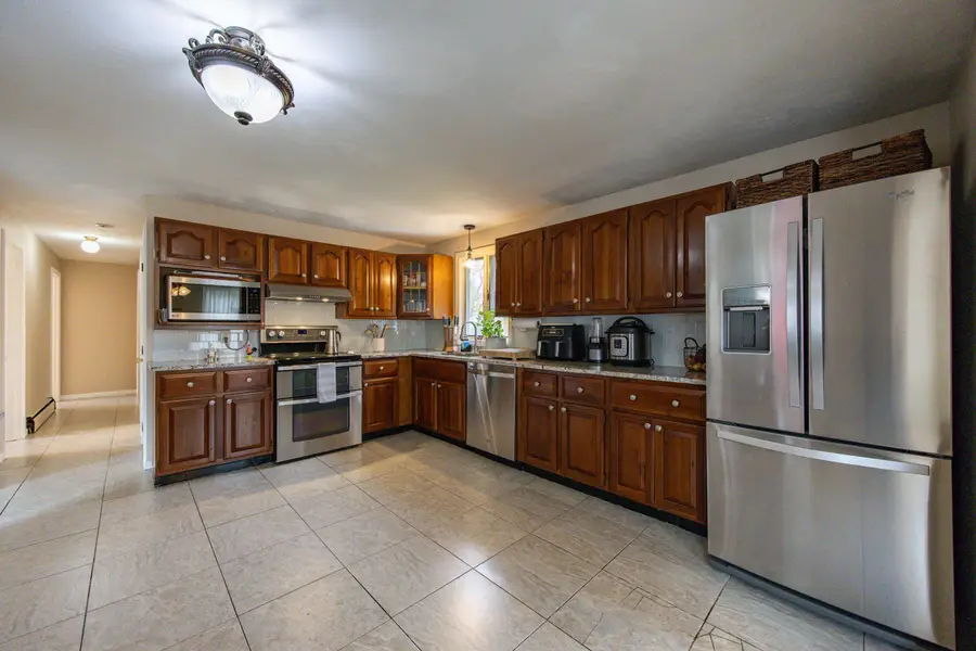 11 Maclarnon Road, Salem, NH 03079 - Image #3