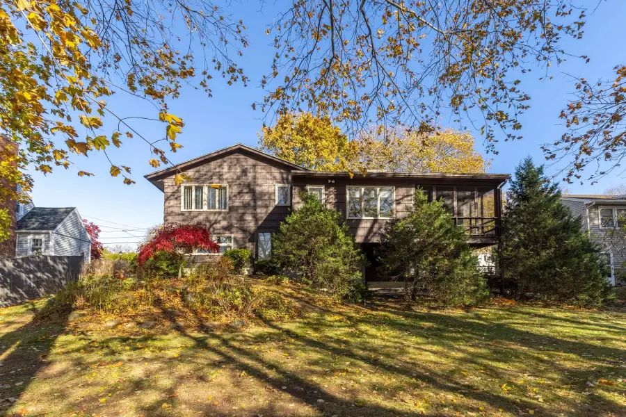 221 Hillside Drive, Portsmouth, NH 03801 - Image #3